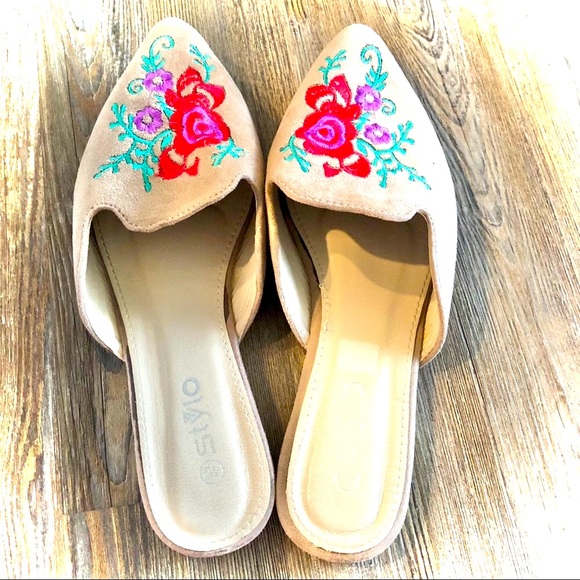 Stylo Floral Embroidery Flat Slip-On Pointed Mules Nude/Multi-Colored - Picture 2 of 5